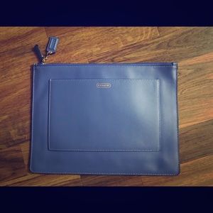 so cute!!!!! slim clutches! nice bag!!