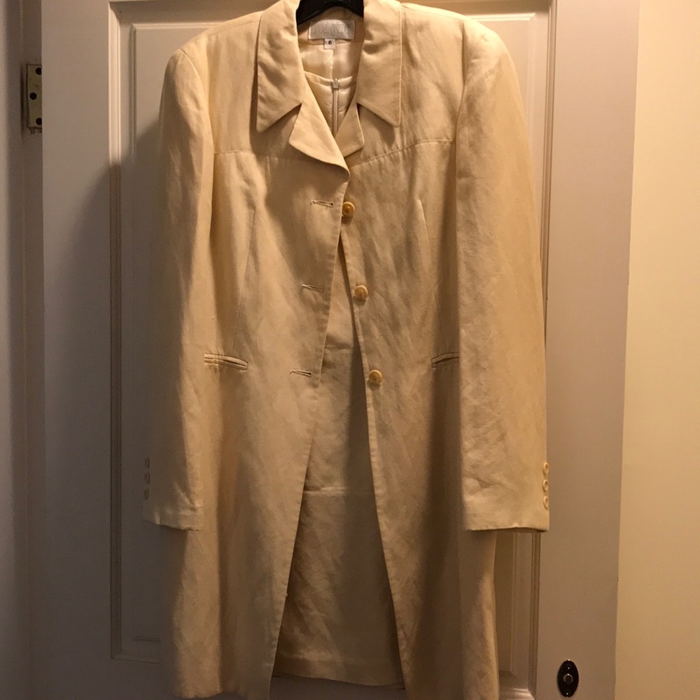 ISABEL ARDEE (Trenchcoat & dress)