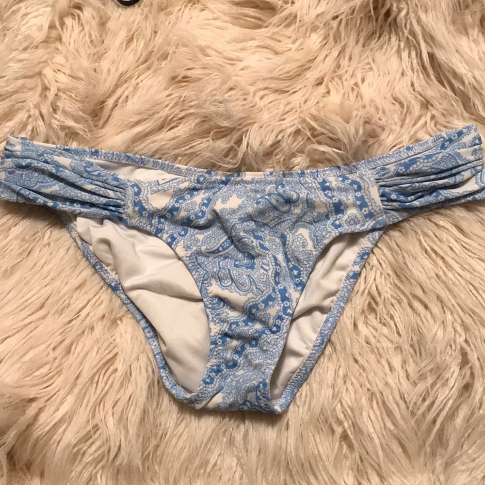 Victoria’s Secret brand new bikini bottoms!