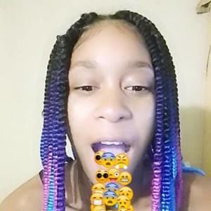 Meet your Posher, Karonda