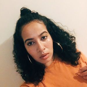 Meet your Posher, Valerie