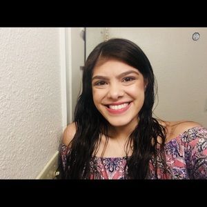 Meet your Posher, Adriana