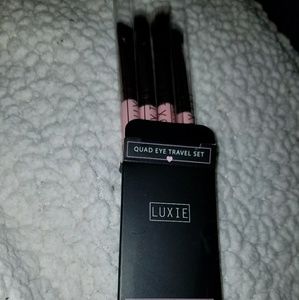 Luxie quad eye brush travel set