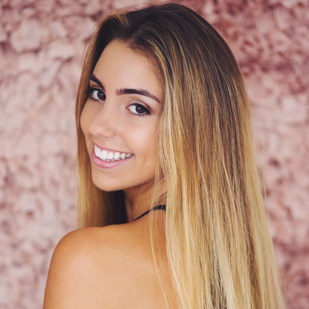Meet your Posher, Olivia