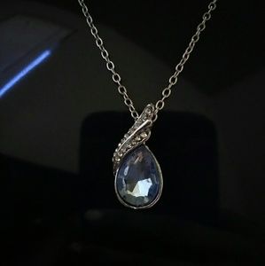Dainty blue stone necklace
