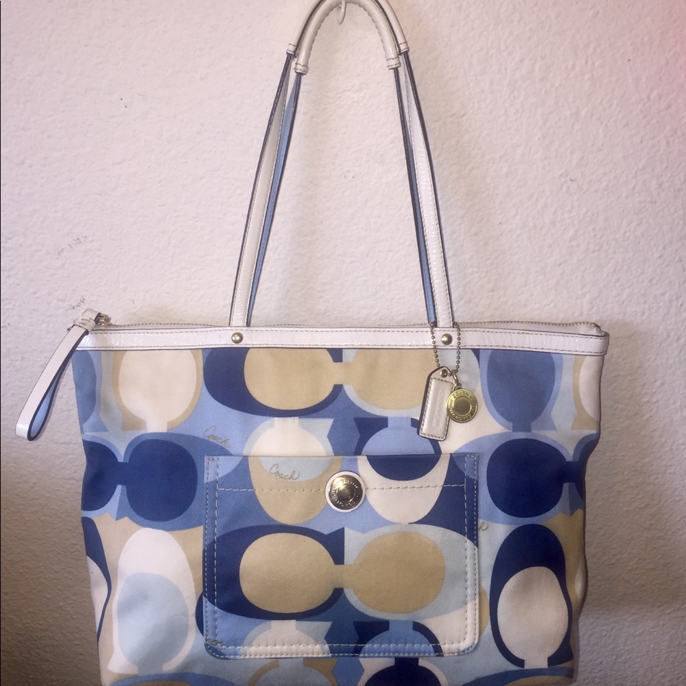 xxxSOLDxxx Coach Signature Scarf Print Tote Bag