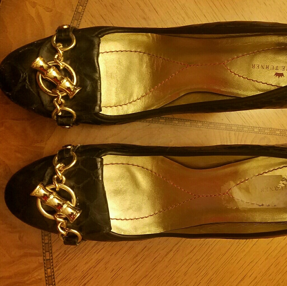 Elaine Turner Snakeskin Textured Heel Pumps