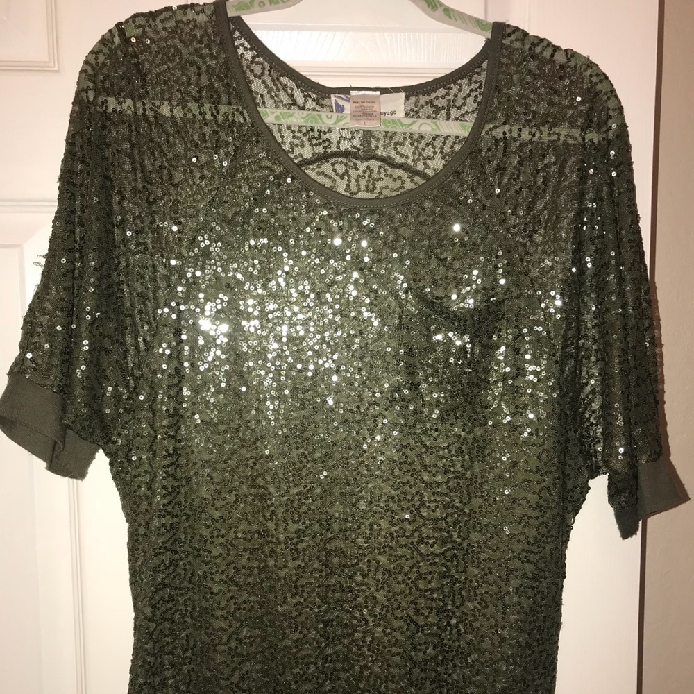SHINE bright with this Sparkling top
