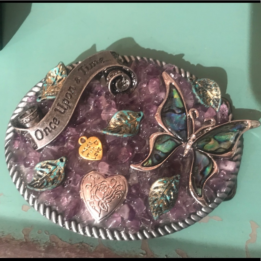 Handcrafted belt buckle