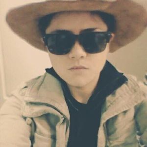 Meet your Posher, Elizabeth