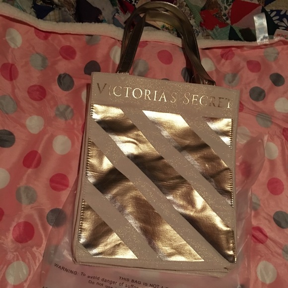 Victoria’s Secret bag - Picture 2 of 3