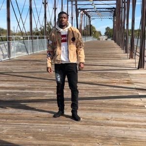 Meet your Posher, Instagram:@kenyonmichaelclothing