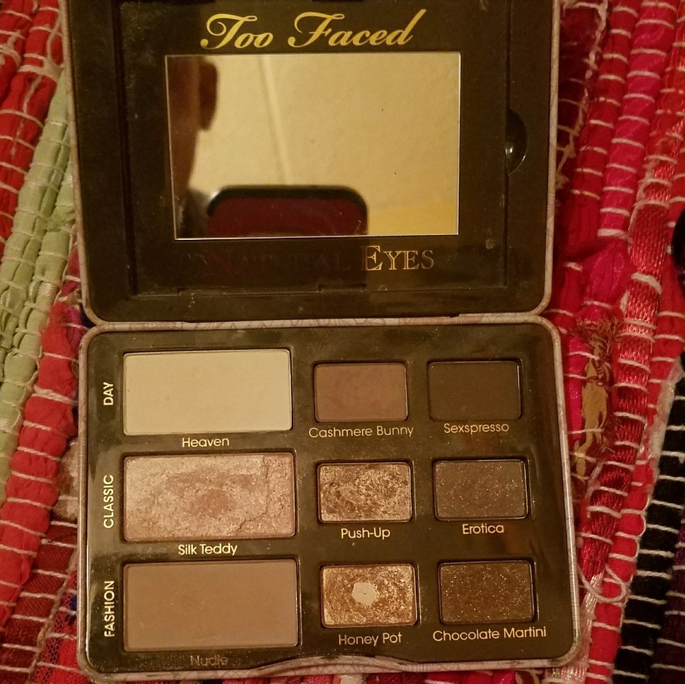 Too faced - Picture 2 of 3