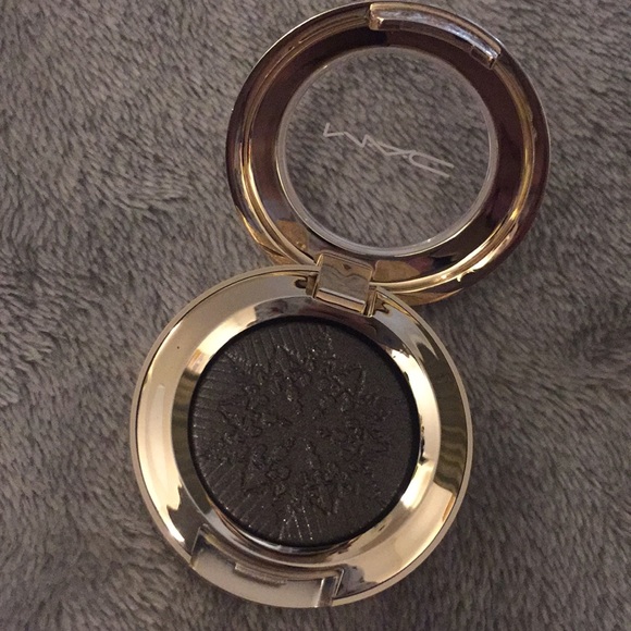BNIB MAC SNOWBALL EYESHADOW STARRY STARRY NIGHTS - Picture 2 of 2