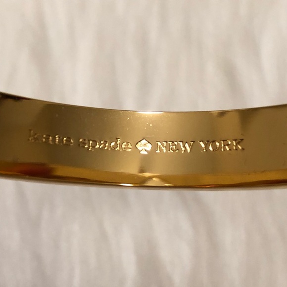 NWT kate spade Hole Punch Enamel Hinge Bracelet! - Picture 3 of 4