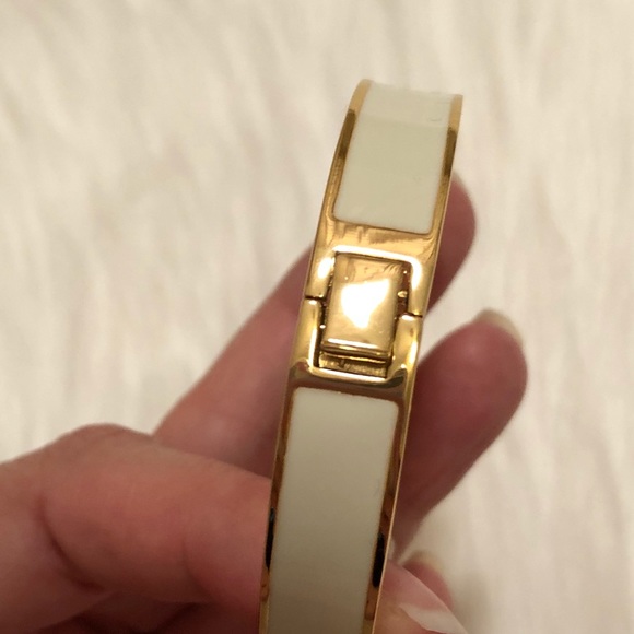 NWT kate spade Hole Punch Enamel Hinge Bracelet! - Picture 4 of 4
