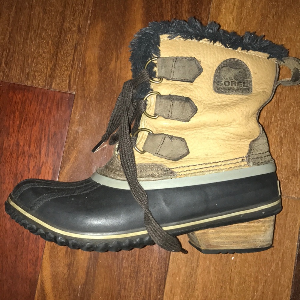 Sorel lightly used snow boots!