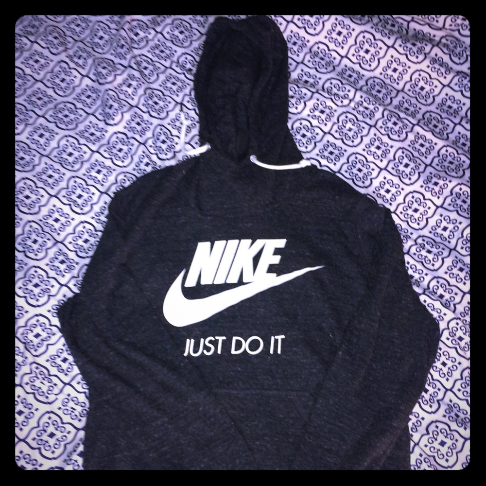 NWT Nike Hoodie Size Lg