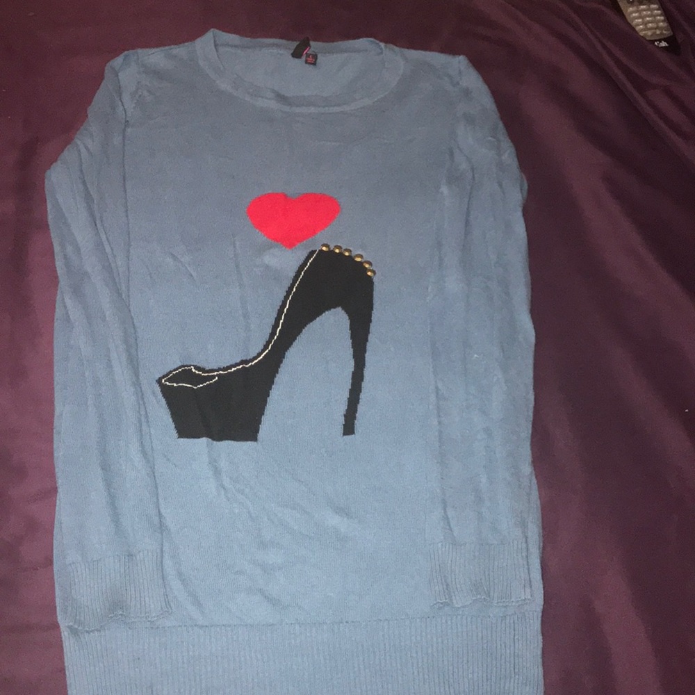 Lightweight Sweater /top  ❤️👠 (love heels)