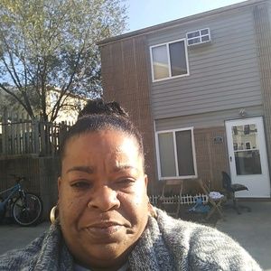 Meet your Posher, Traci