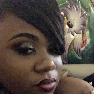 Meet your Posher, Deangela