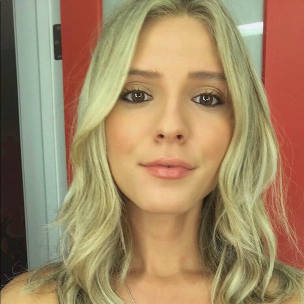 Meet your Posher, Alessandra