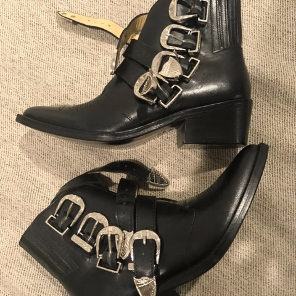 BRAND NEW Toga Pulla Black Leather Size 6/36