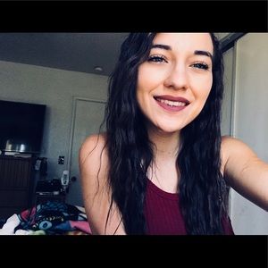 Meet your Posher, Cassandra