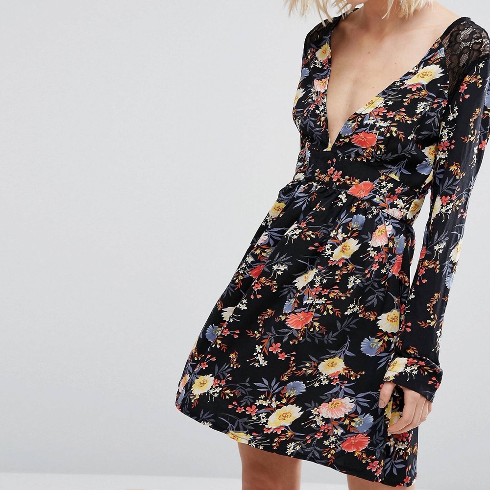 FLORAL DRESS DEEP V NECK