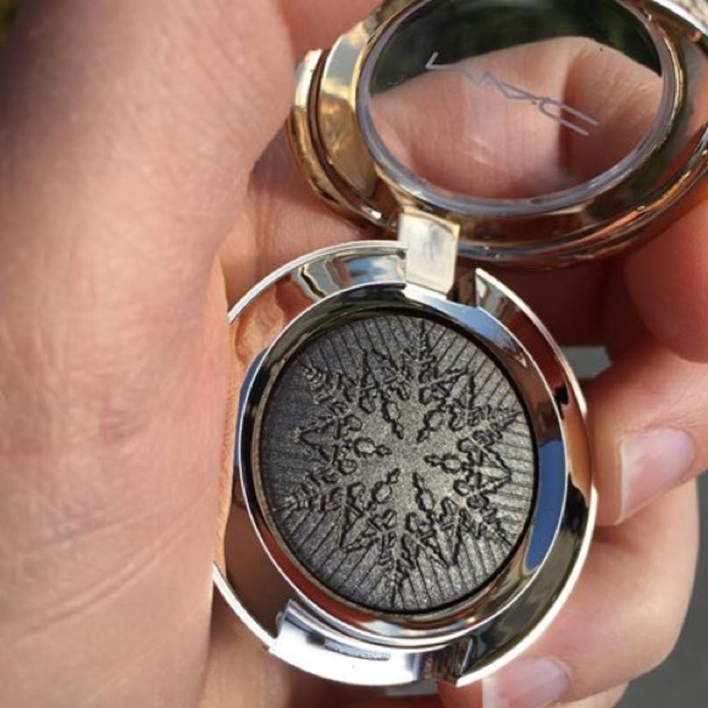 MAC LE Starry Starry Nights SNOWBALL Lipstick