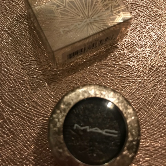 MAC LE Starry Starry Nights SNOWBALL Lipstick - Picture 3 of 4