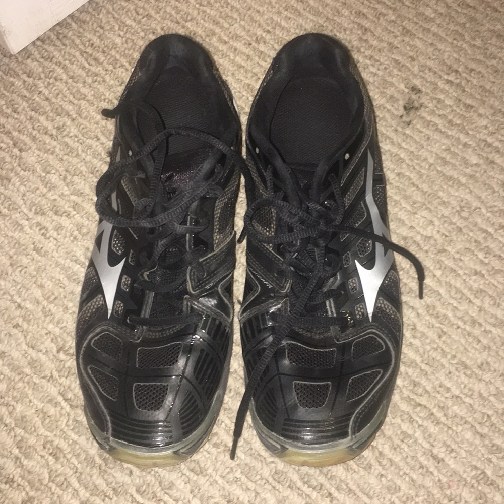 Volleyball shoes