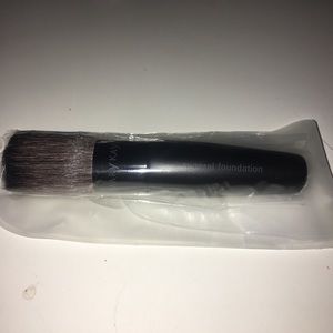 Mary Kay  Mineral Foundation Brush