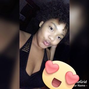 Meet your Posher, Ayisha