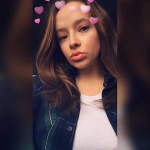 Meet your Posher, Desiree