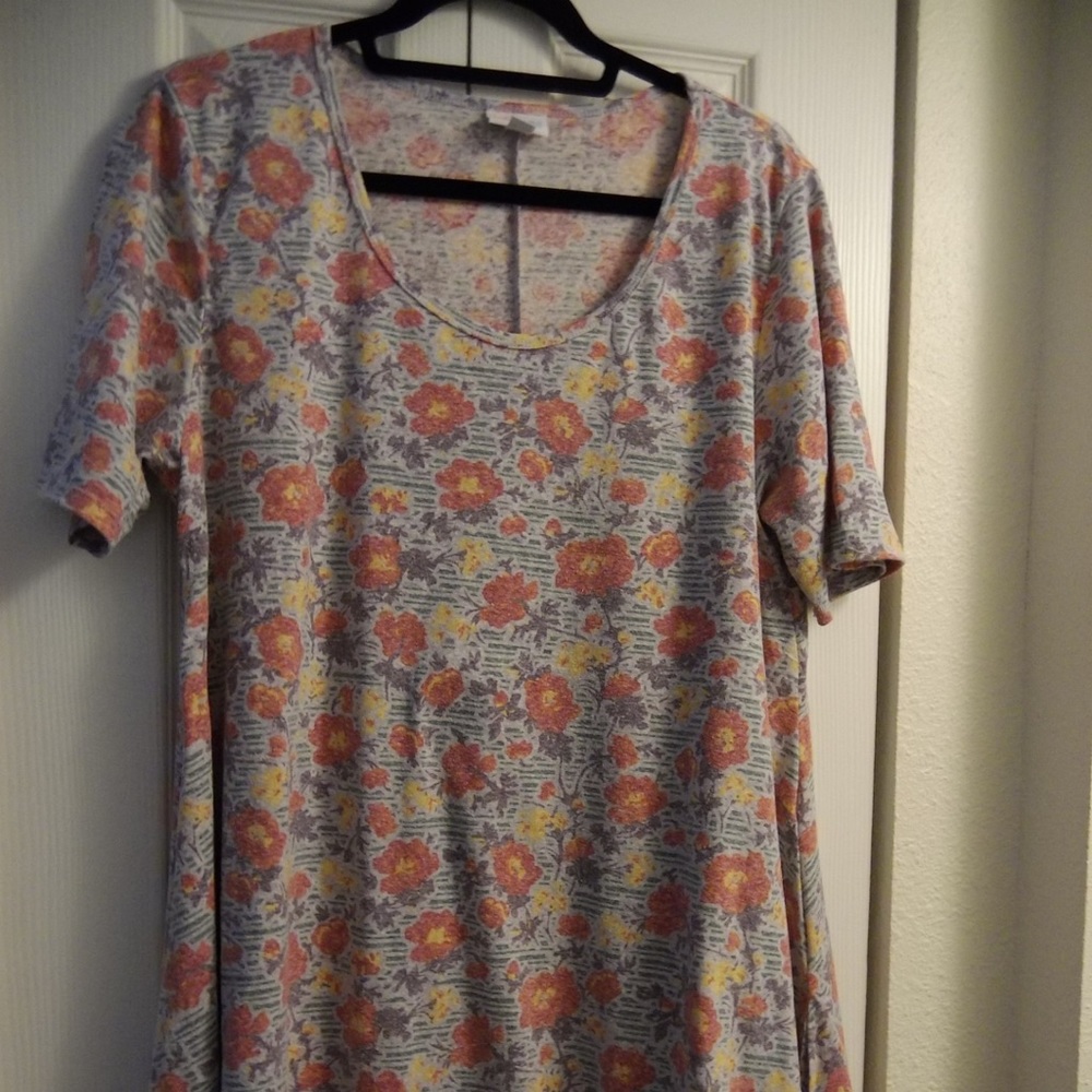 LuLaRoe Perfect T