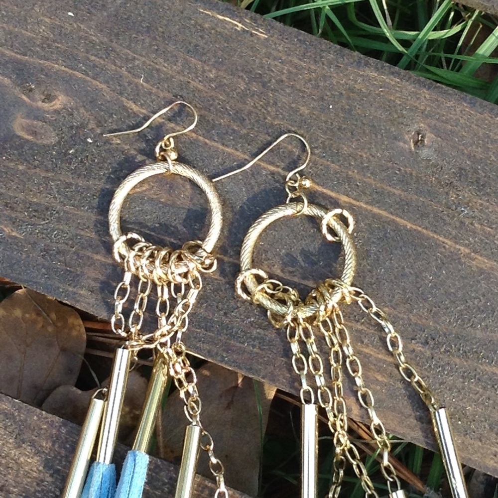 ✨HP✨Stunning! Gold & Blue Suede fringe earrings - Picture 2 of 6