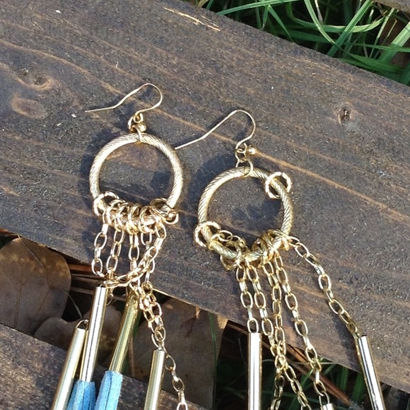 ✨HP✨Stunning! Gold & Blue Suede fringe earrings - Picture 2 of 6