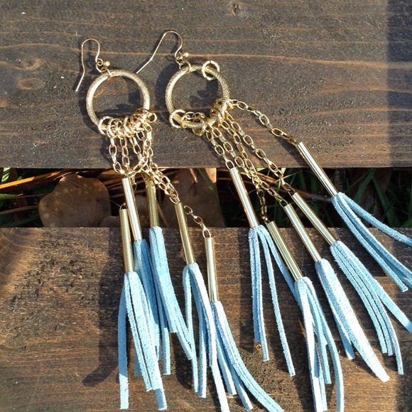 ✨HP✨Stunning! Gold & Blue Suede fringe earrings - Picture 4 of 6