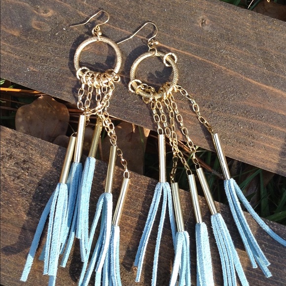 ✨HP✨Stunning! Gold & Blue Suede fringe earrings - Picture 5 of 6
