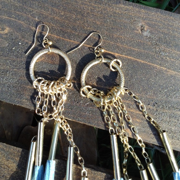 ✨HP✨Stunning! Gold & Blue Suede fringe earrings - Picture 6 of 6