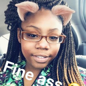 Meet your Posher, Caroline