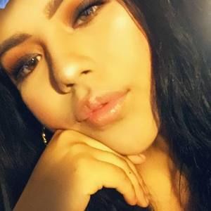 Meet your Posher, Roxanna