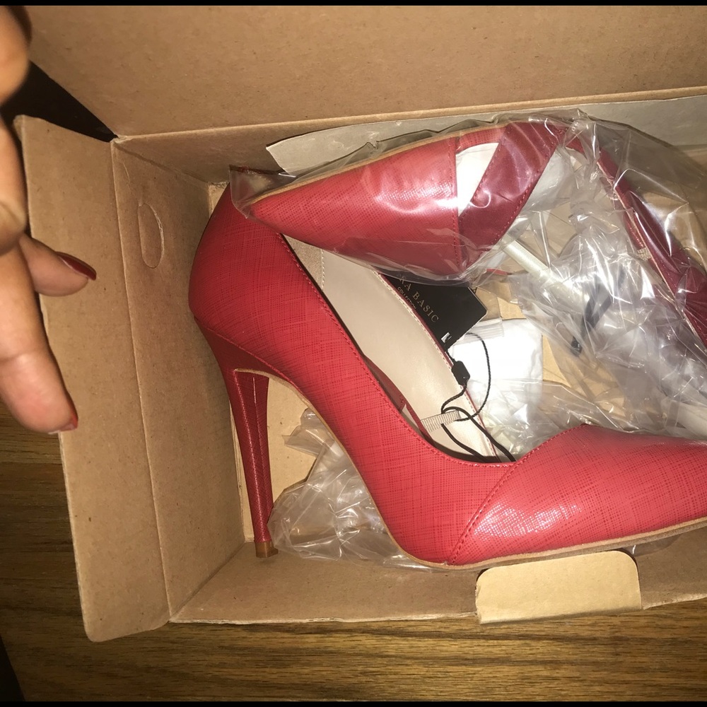 Combined high heel court shoe