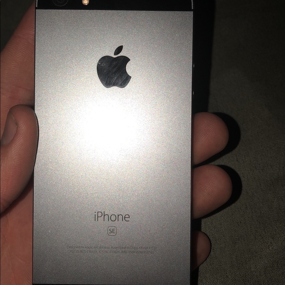 Brand new iPhone SE