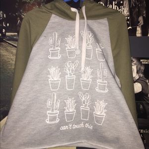 Long sleeve crop top