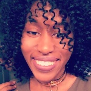 Meet your Posher, Olivia