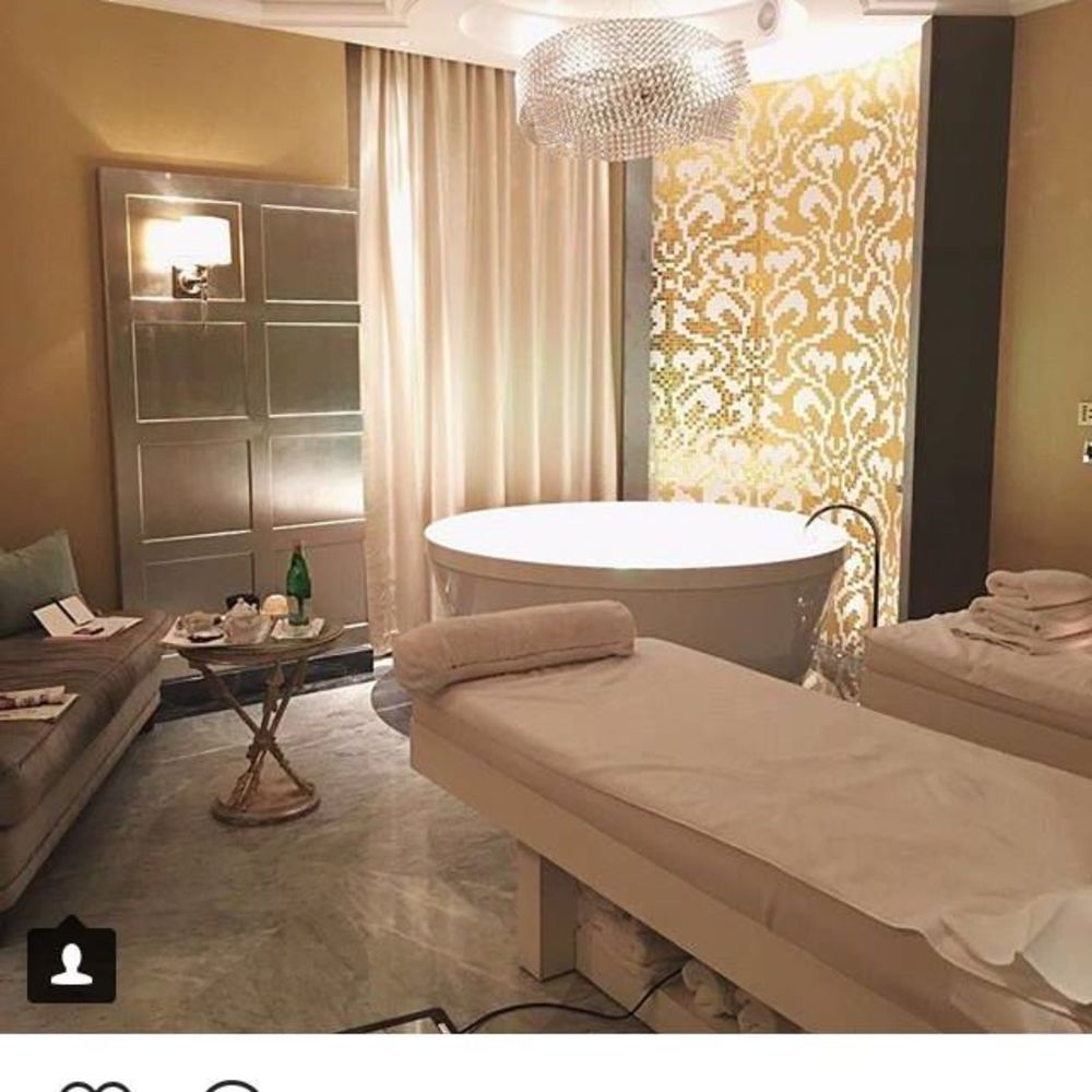 Meet your Posher, Ava