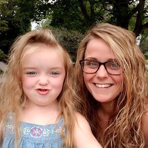 Meet your Posher, Caitlin