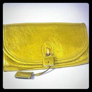 Burberry clutch